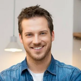  Kevin C.