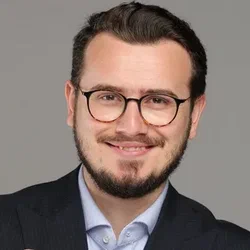 Yusuf A.